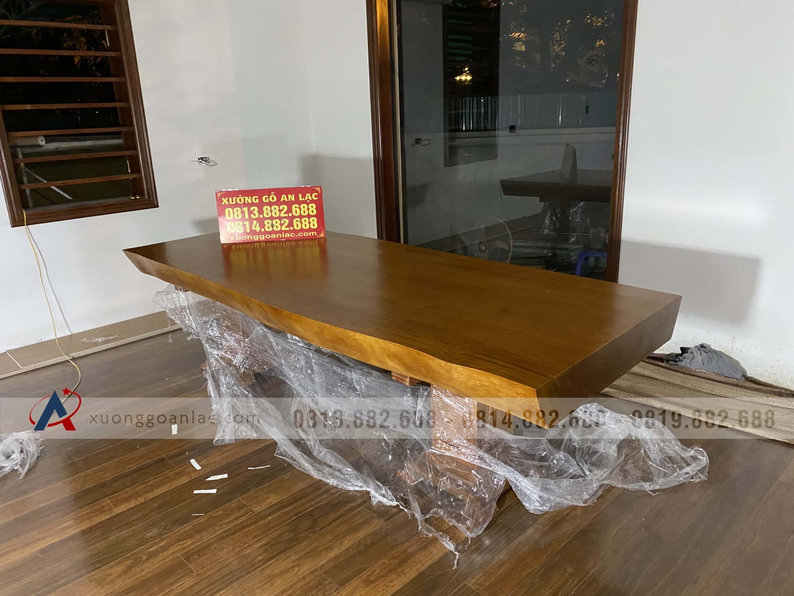 Mẫu bàn ăn cẩm hồng nguyên khối siêu vip (Anh Hồng, Phú Thọ) 16 bàn ăn nguyên khối gỗ cẩm hồng