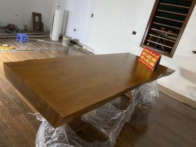 Mẫu bàn ăn cẩm hồng nguyên khối siêu vip (Anh Hồng, Phú Thọ) 11 bàn ăn gỗ nguyên khối