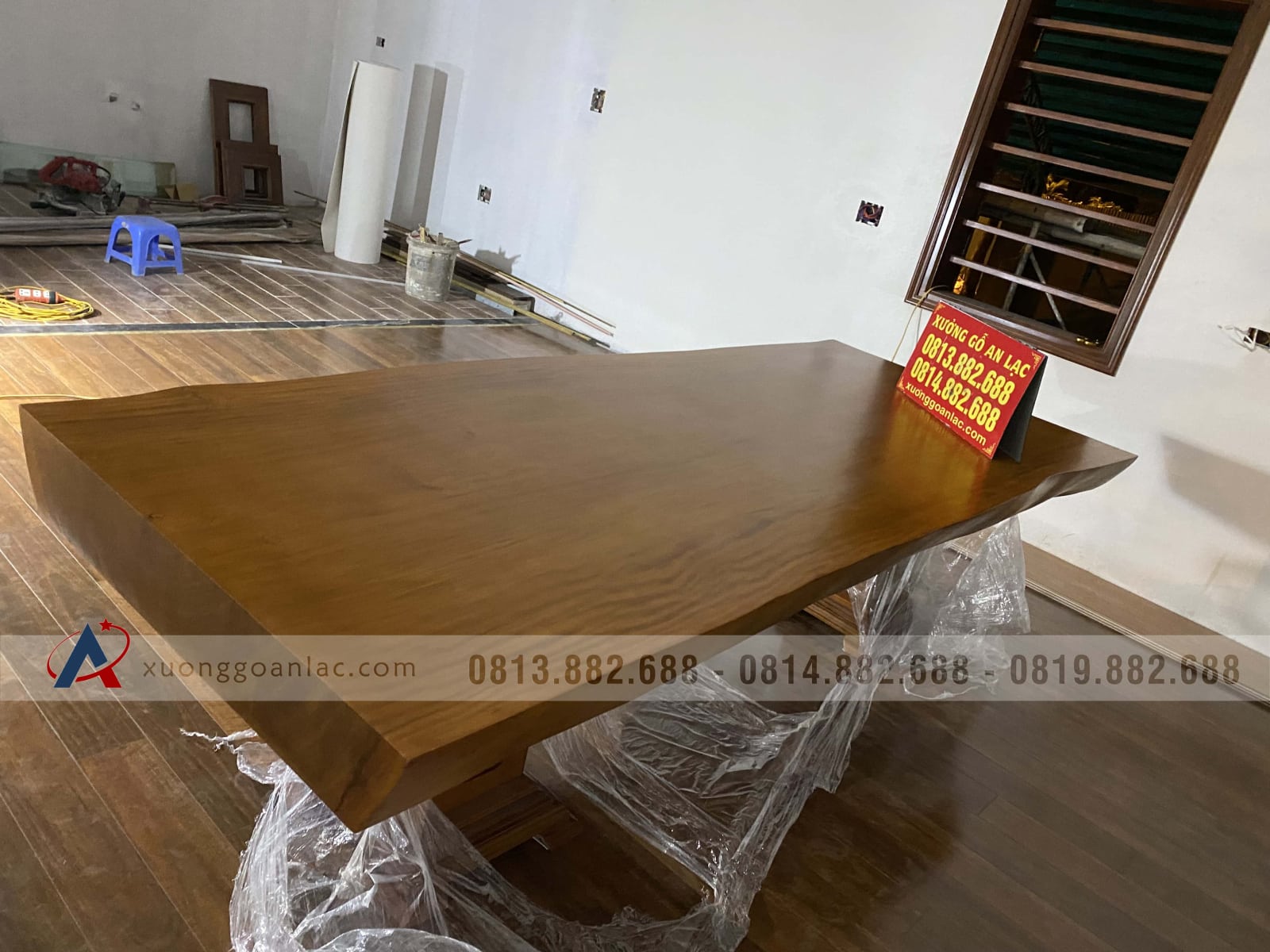 Mẫu bàn ăn cẩm hồng nguyên khối siêu vip (Anh Hồng, Phú Thọ) 15 bàn ăn gỗ nguyên khối vip
