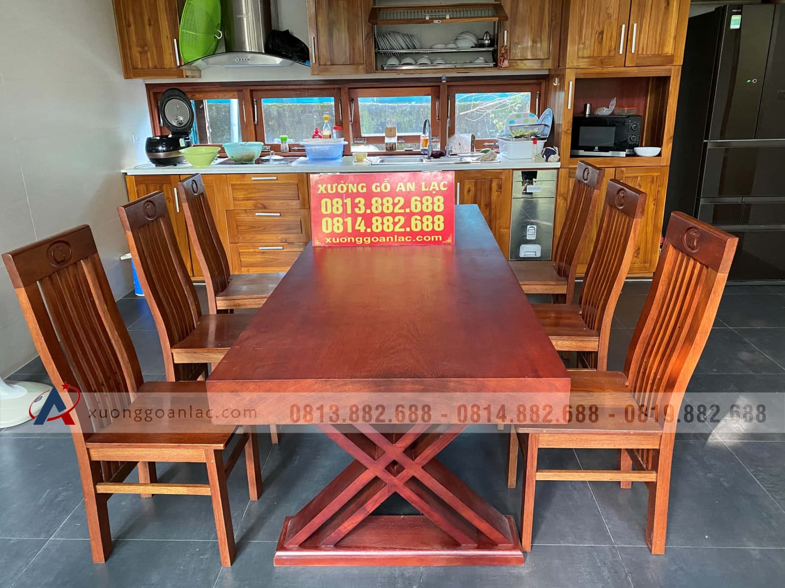 Bàn ăn gõ đỏ nguyên khối 220x81x10cm (Anh Hùng, Vinh - Nghệ An) 10 Bàn ăn gõ đỏ nguyên khối