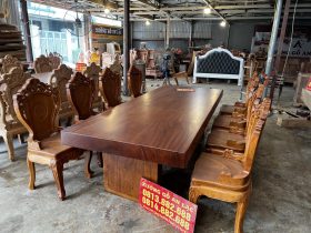 Bàn ăn gõ đỏ và 8 ghế louis có tay