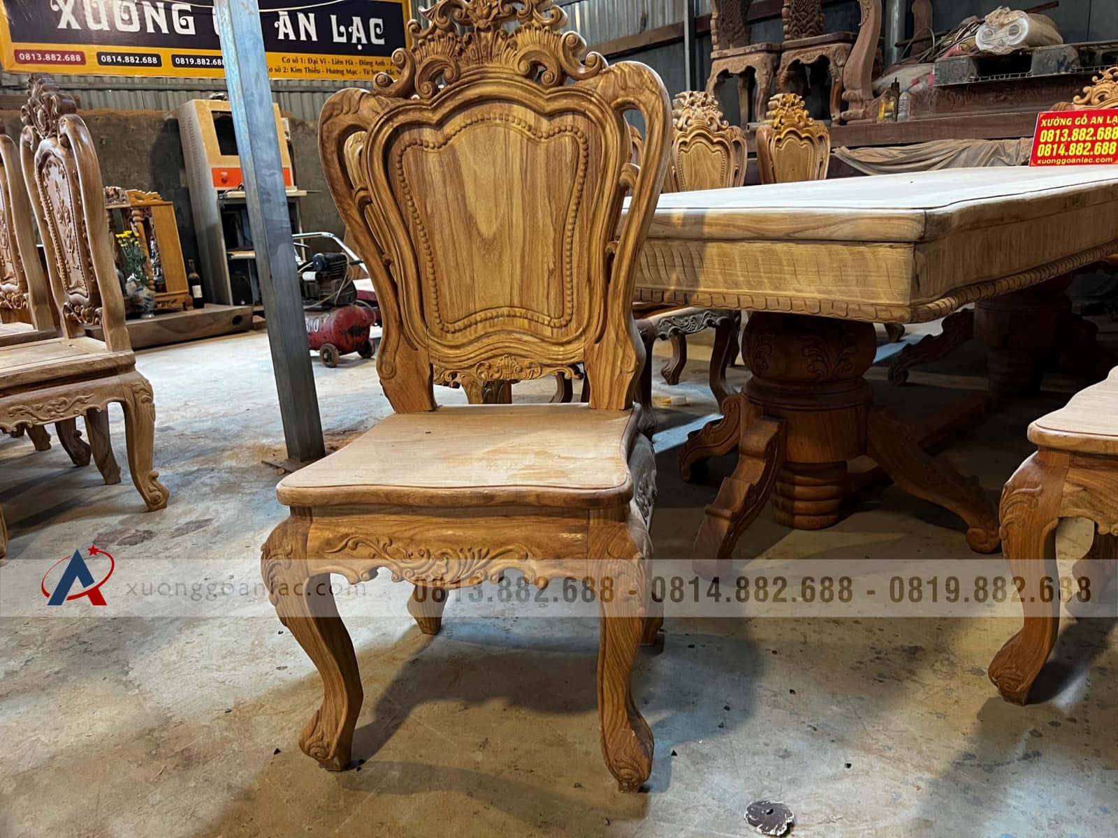 Bàn ăn gỗ gõ đỏ chữ nhật diềm sen dẹo 10 ghế louis hoa lá tây (Chị Hảo - TP. Hồ Chí Minh) 38 ghế ăn louis hoa lá tây