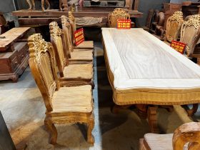 Bàn ăn gỗ gõ đỏ chữ nhật diềm sen dẹo 10 ghế louis hoa lá tây (Chị Hảo - TP. Hồ Chí Minh) 19 Ban an go go do chu nhat diem sen deo 10 ghe louis hoa la tay 2