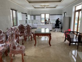 Bộ bàn ăn hoàng gia 10 ghế hồng hạt gỗ hương đá (Bác Lân, Hà Giang) 28 bàn ăn ghế hồng hạt