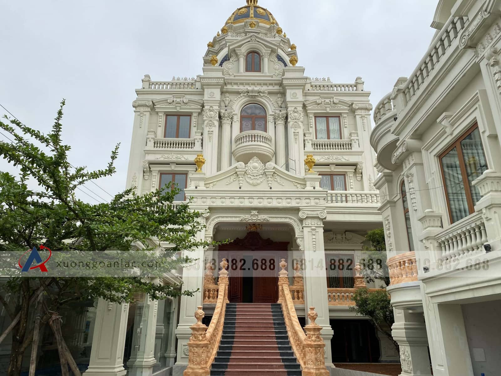 Bộ bàn ăn hoàng gia 10 ghế hồng hạt gỗ hương đá (Bác Lân, Hà Giang) 48 nhà khách hàng mua bàn ghế ăn