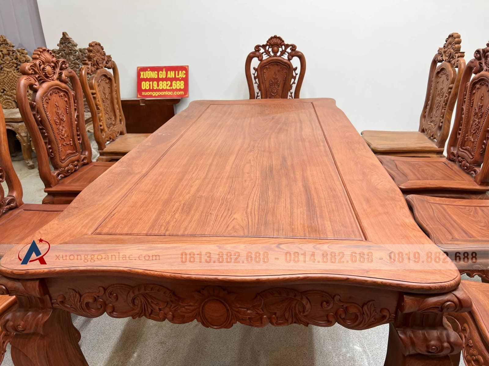 Bộ bàn ăn hoàng gia 10 ghế hồng hạt gỗ hương đá (Bác Lân, Hà Giang) 10 bàn ăn gỗ hương đá cao cấp
