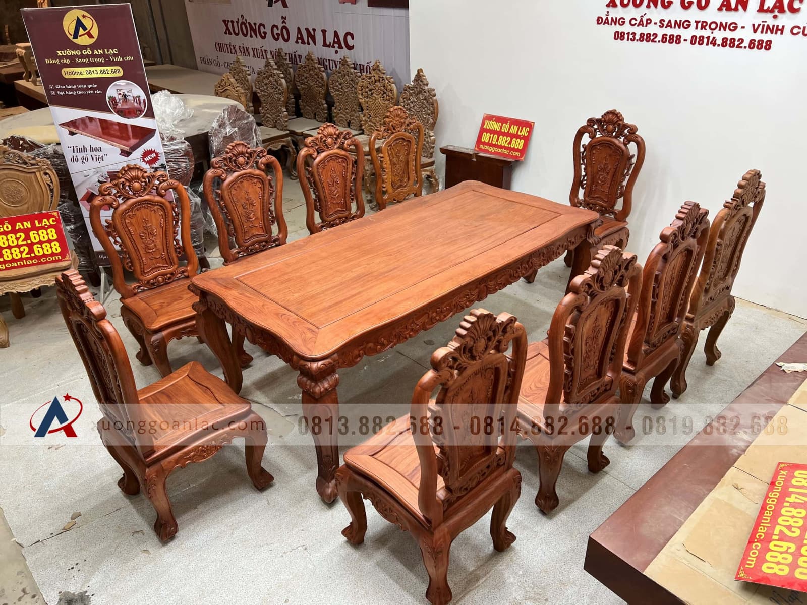 Bộ bàn ăn hoàng gia 10 ghế hồng hạt gỗ hương đá (Bác Lân, Hà Giang) 52 Bàn ăn hoàng gia và 8 ghế hồng hạt gỗ Hương Đá