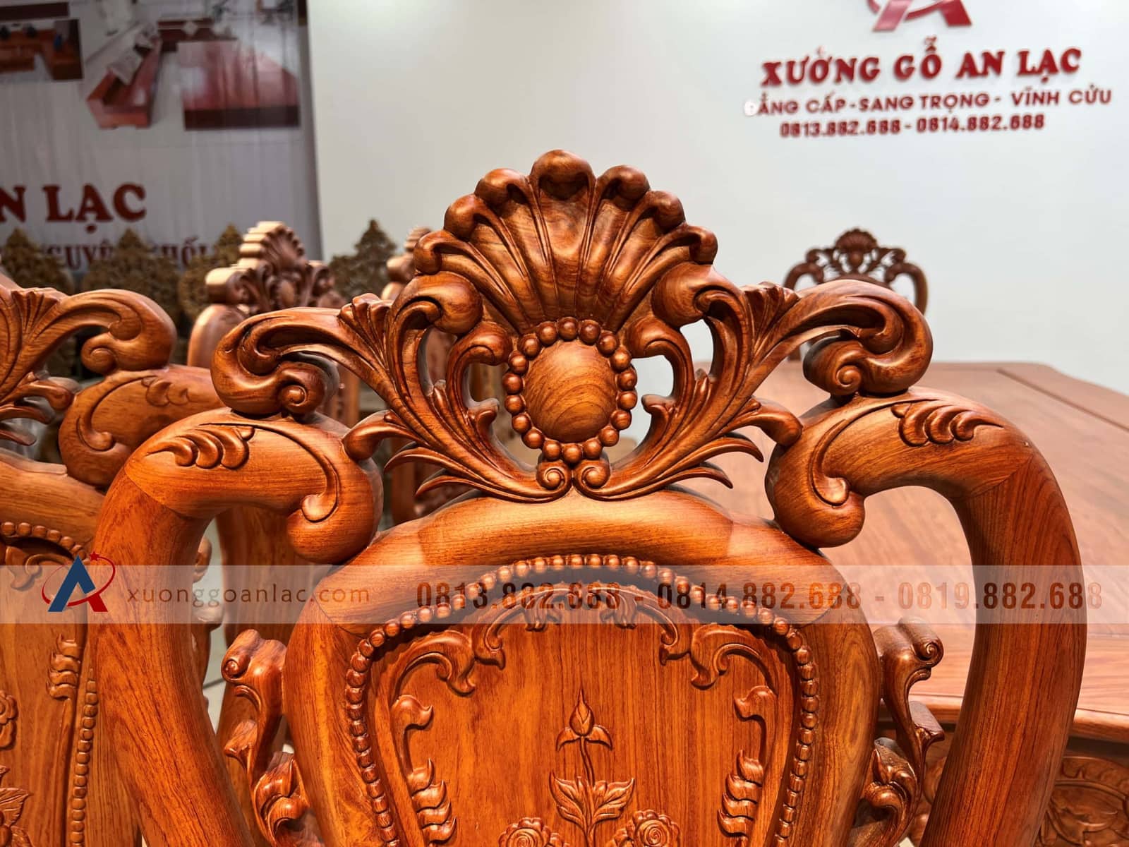 Bộ bàn ăn hoàng gia 10 ghế hồng hạt gỗ hương đá (Bác Lân, Hà Giang) 20 Bộ bàn ăn hoàng gia 10 ghế hồng hạt gỗ hương đá (Bác Lân, Hà Giang) - Ảnh 20