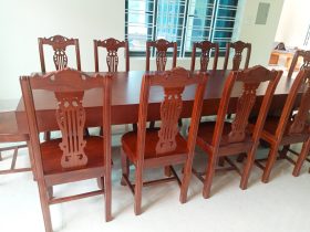Bộ bàn ăn nguyên khối 12 ghế cây đàn gỗ gõ đỏ (Chú Danh, Hưng Yên) 15 bộ bàn ăn gỗ gõ đỏ tự nhiên cao cấp