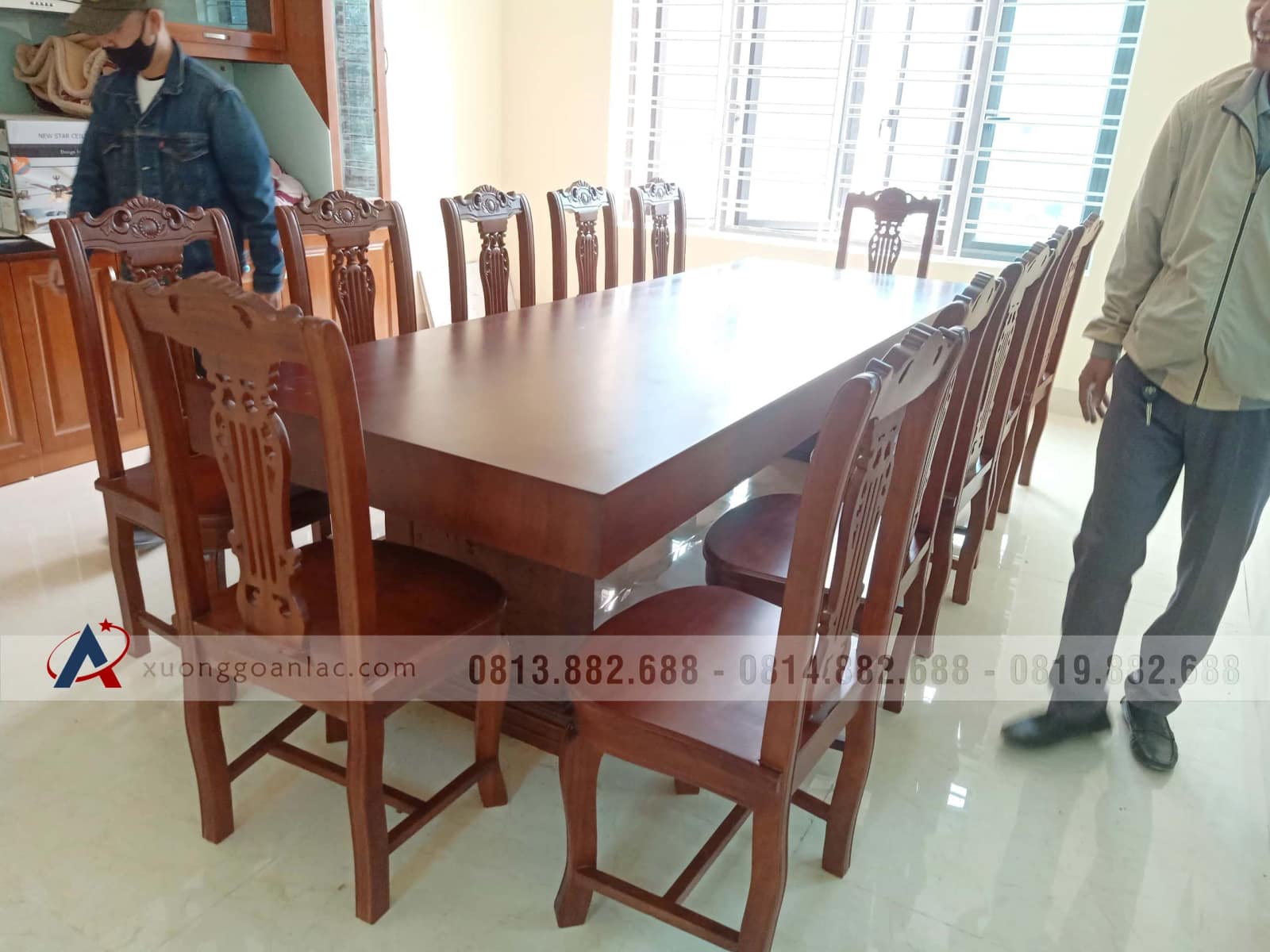 Bộ bàn ăn nguyên khối 12 ghế cây đàn gỗ gõ đỏ (Chú Danh, Hưng Yên) 6 Bộ bàn ăn nguyên khối 12 ghế cây đàn gỗ gõ đỏ (Chú Danh, Hưng Yên) - Ảnh 6