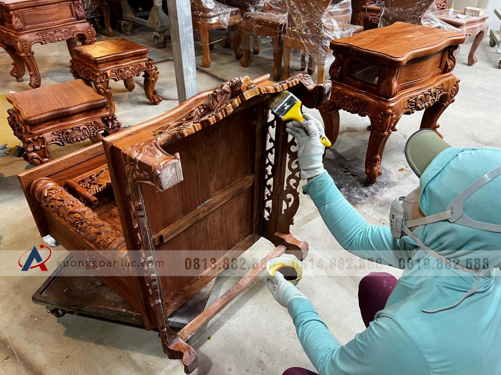 Ban thờ thần tài ông địa gỗ hương đá cao cấp 9 Ban thờ thần tài ông địa gỗ hương đá cao cấp - Ảnh 9
