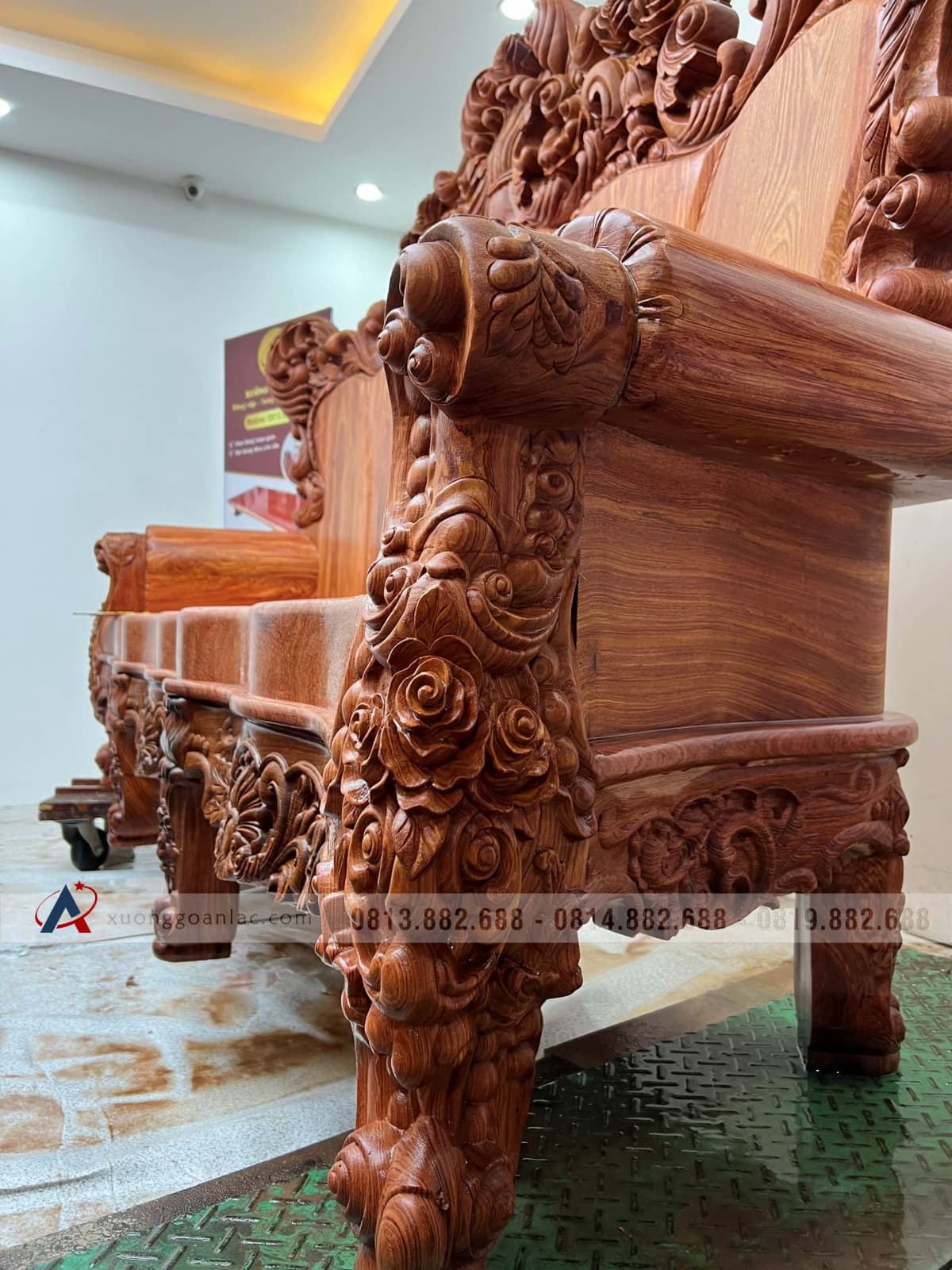 Bộ Hoàng gia nguyên khối V10 6 món cực khủng gỗ Hương Đá (bác Lâm, Hà Nội) 14 bàn ghế cao cấp mẫu hoàng gia cho đại gia