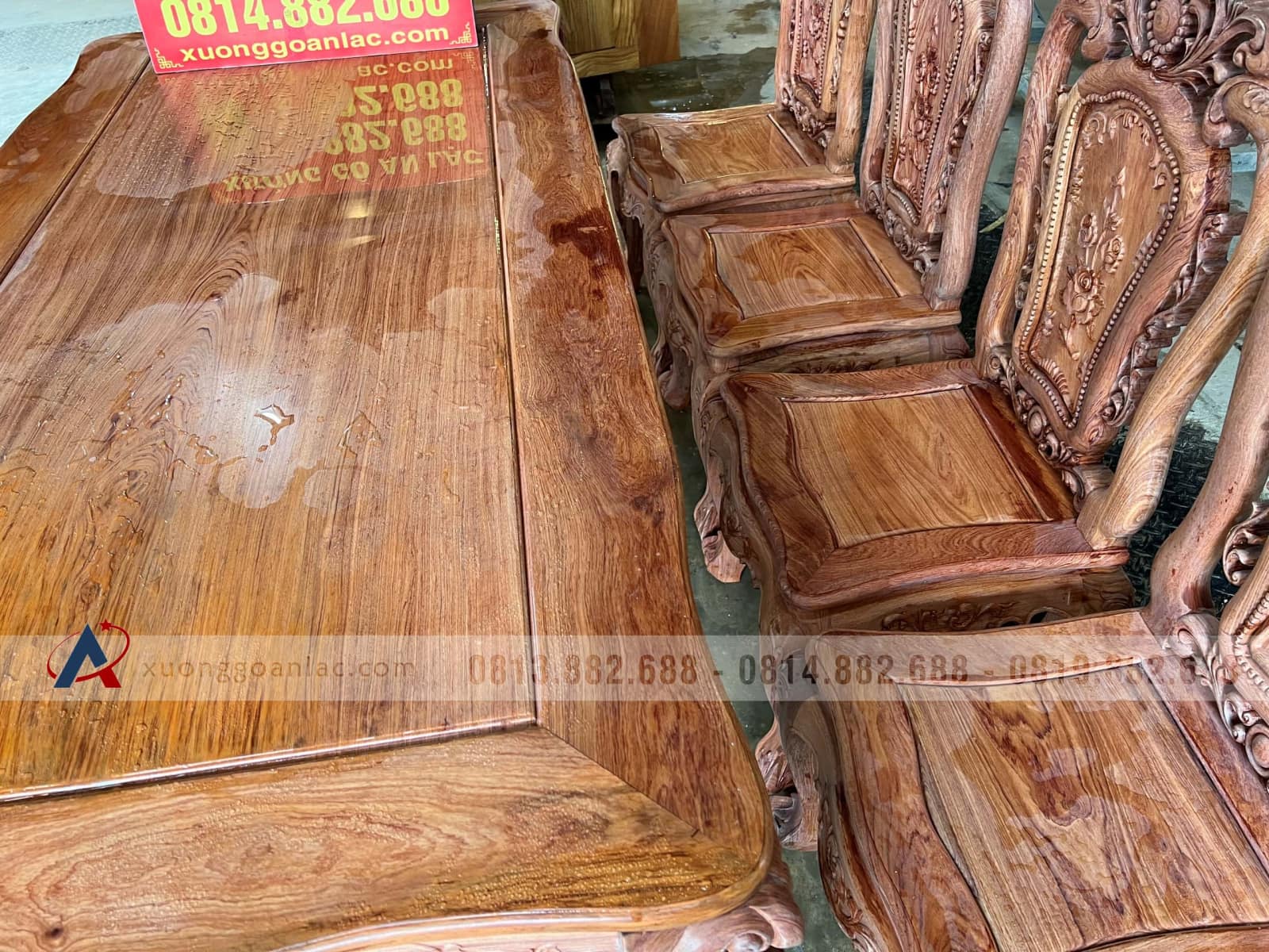 Bộ bàn ăn hoàng gia 8 ghế hồng hạt gỗ hương đá (Bác Vì, Ninh Bình) 12 Bộ bàn ăn hoàng gia 8 ghế hồng hạt gỗ hương đá (Bác Vì, Ninh Bình) - Ảnh 12