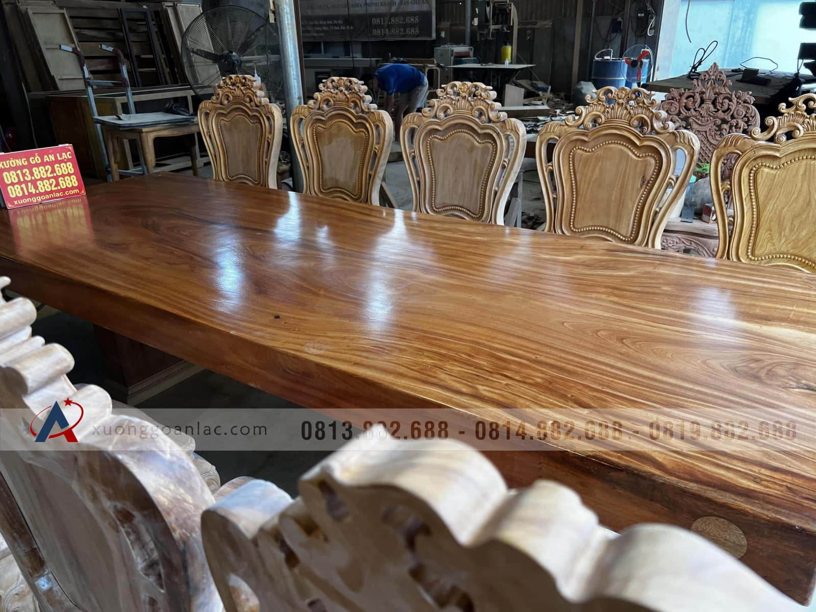 Nguyên mộc bộ bàn ăn nguyên khối 10 ghế louis hoa lá tây (Anh Bình, Bắc Giang) 18 Nguyên mộc bộ bàn ăn nguyên khối 10 ghế louis hoa lá tây (Anh Bình, Bắc Giang) - Ảnh 18
