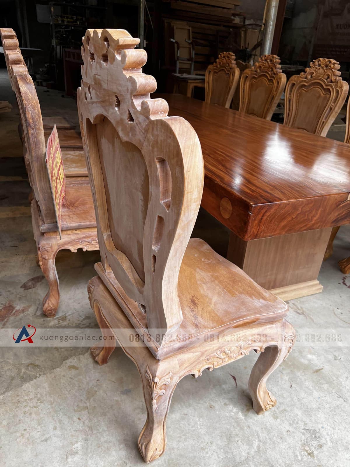 Nguyên mộc bộ bàn ăn nguyên khối 10 ghế louis hoa lá tây (Anh Bình, Bắc Giang) 9 ghế ăn gỗ gõ đỏ louis