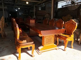 Bộ bàn ăn nguyên khối 8 ghế louis gỗ gõ đỏ (Anh Kỳ, Bắc Giang) 15 Bo ban an nguyen khoi 8 ghe go go do 02