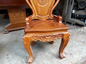 Bộ bàn ăn nguyên khối 8 ghế louis gỗ gõ đỏ (Anh Kỳ, Bắc Giang) 25 Bo ban an nguyen khoi 8 ghe go go do 12