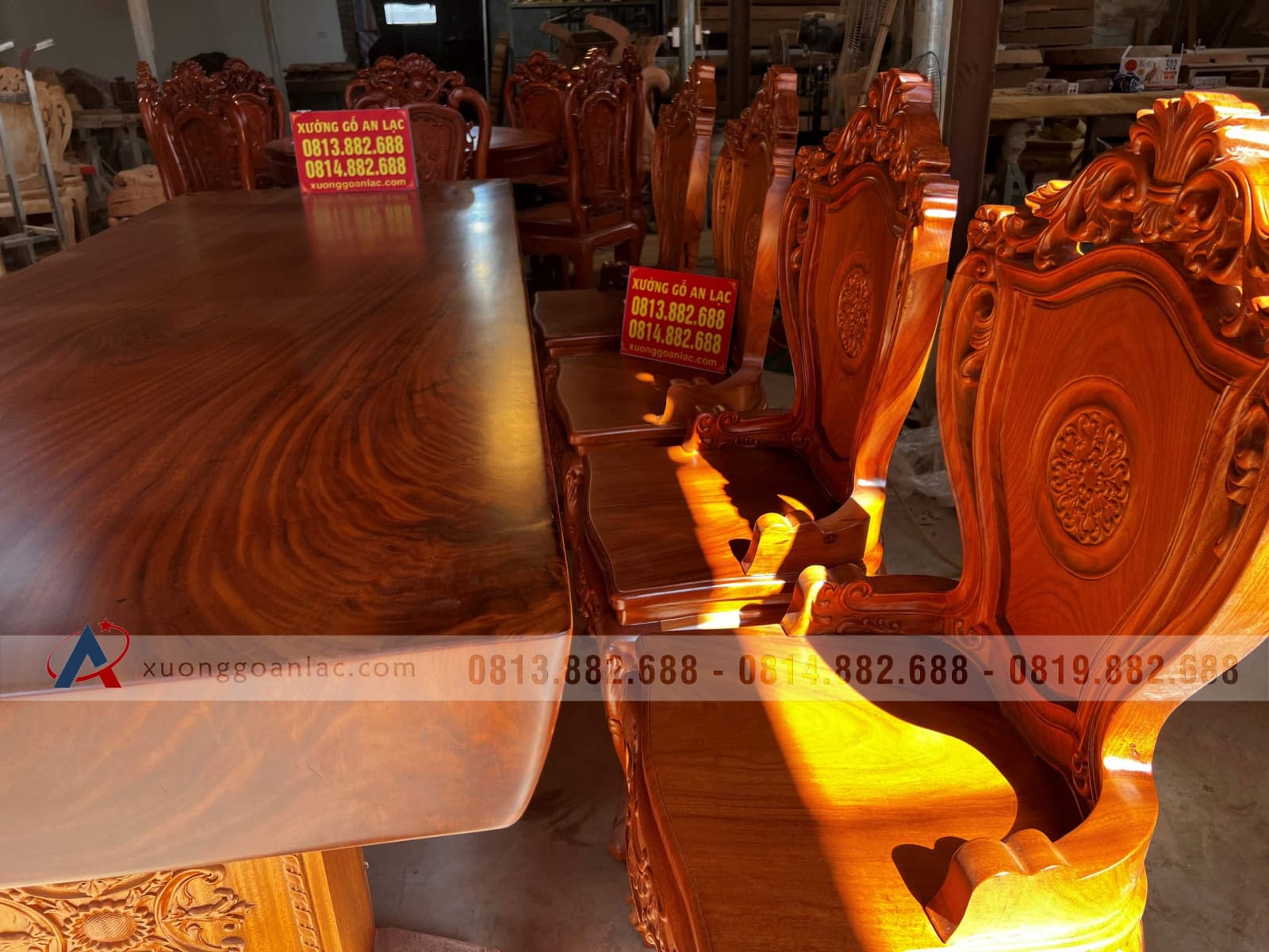 Bộ bàn ăn nguyên khối 8 ghế louis gỗ gõ đỏ (Anh Kỳ, Bắc Giang) 6 Bộ bàn ăn nguyên khối 8 ghế louis gỗ gõ đỏ (Anh Kỳ, Bắc Giang) - Ảnh 6