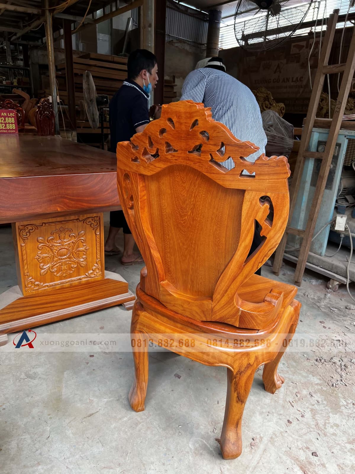 Bộ bàn ăn nguyên khối 8 ghế louis gỗ gõ đỏ (Anh Kỳ, Bắc Giang) 10 ghế ăn gỗ gõ đỏ đẹp