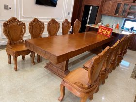 Bộ bàn ăn nguyên khối 10 ghế louis hoa lan tây có tay gỗ gõ đỏ (Anh Tiến,Thanh Hóa) 11 mẫu bàn ăn gỗ tự nhiên đẹp nhất năm 2022