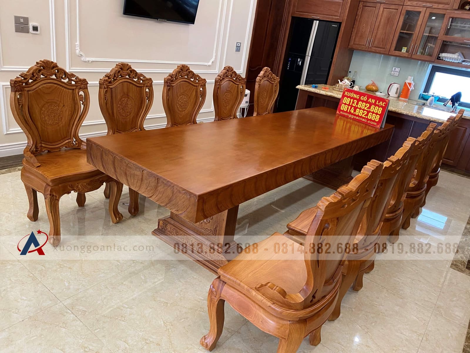 Bộ bàn ăn nguyên khối 10 ghế louis hoa lan tây có tay gỗ gõ đỏ (Anh Tiến,Thanh Hóa) 23 mẫu bàn ăn gỗ tự nhiên đẹp nhất năm 2022