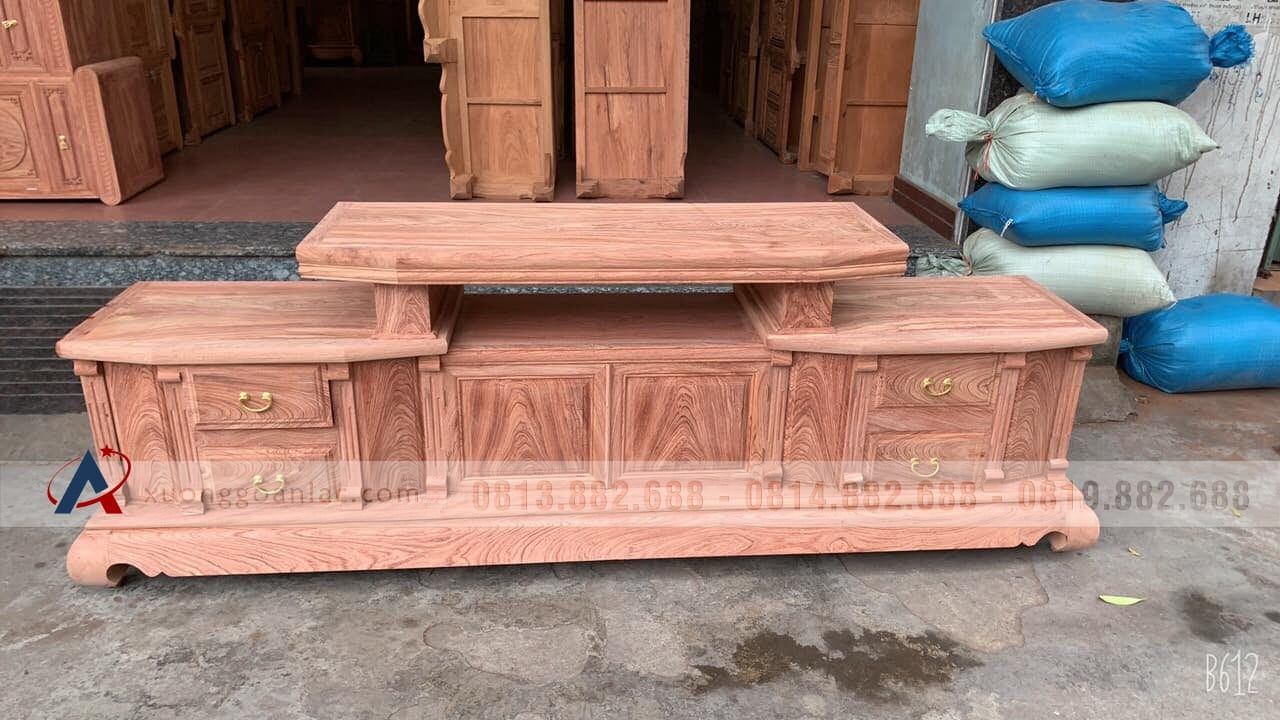 Kệ tivi kiểu vát trơn 2m4 gỗ Hương Đá (anh Minh, Hà Nội) 11 kệ tivi gỗ hương đá trơn