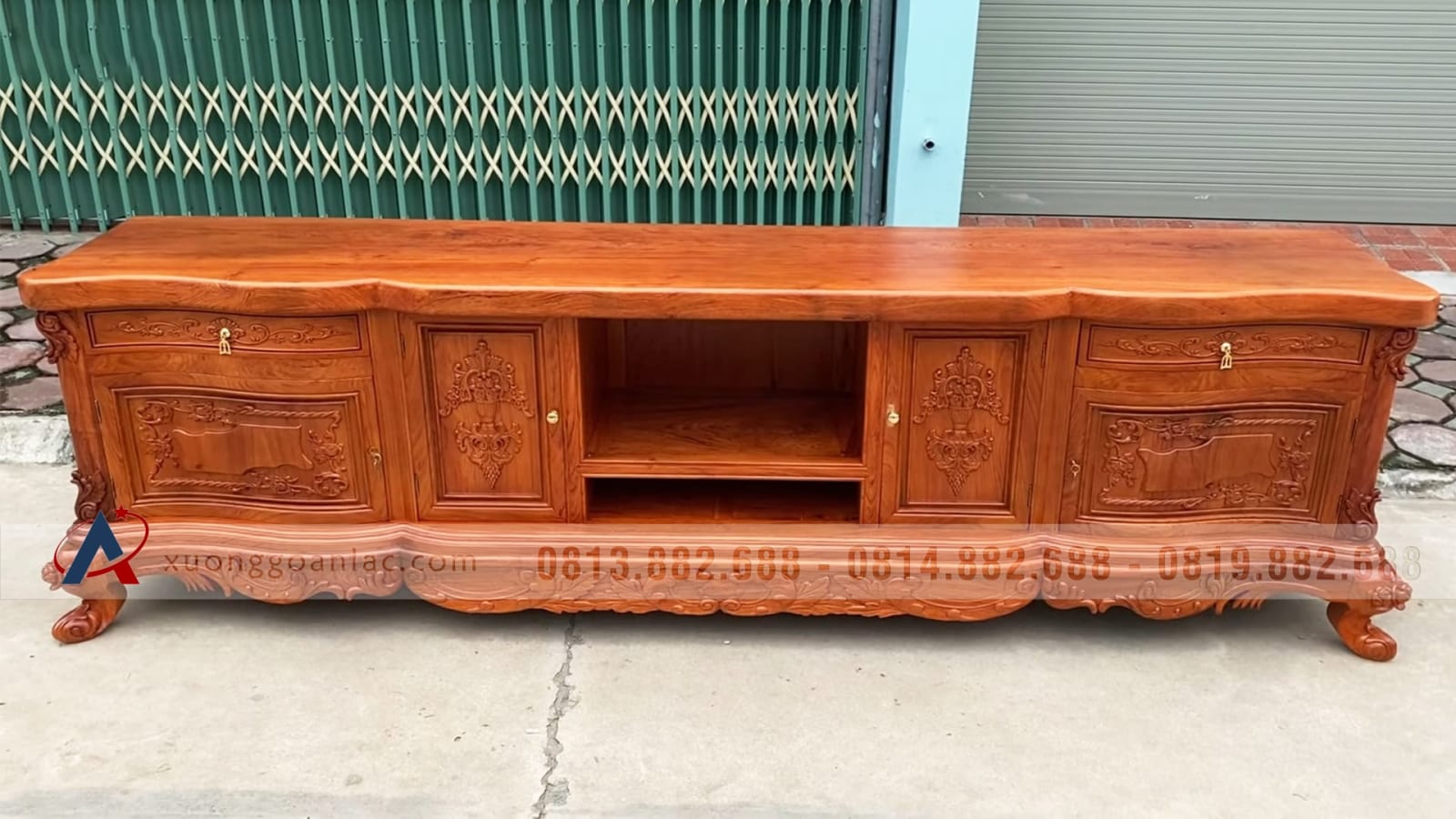 Kệ tivi Louis Hoàng Gia 2m62 nguyên khối gỗ Hương Đá (anh Lương, Nam Định) 20 Kệ Tivi Luis Hoàng Gia 2m62 Mặt Nguyên Khối Gỗ Hương Đá