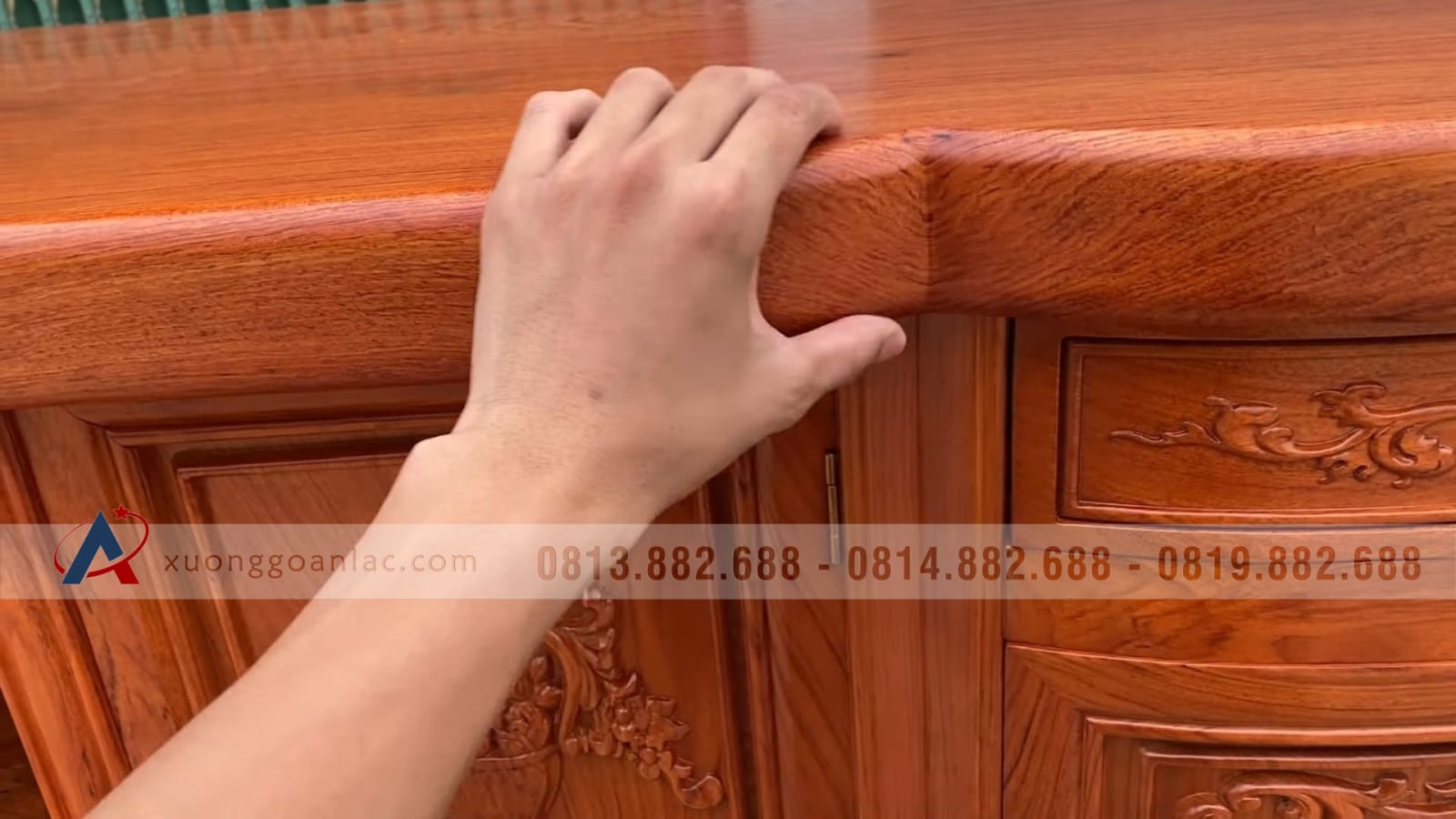 Kệ tivi Louis Hoàng Gia 2m62 nguyên khối gỗ Hương Đá (anh Lương, Nam Định) 22 kệ tivi gỗ hương đá