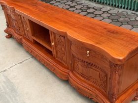 Kệ tivi Louis Hoàng Gia 2m62 nguyên khối gỗ Hương Đá (anh Lương, Nam Định) 14 Ke Tivi Luis Hoang Gia 2m62 Mat Nguyen Khoi Go Huong Da 6
