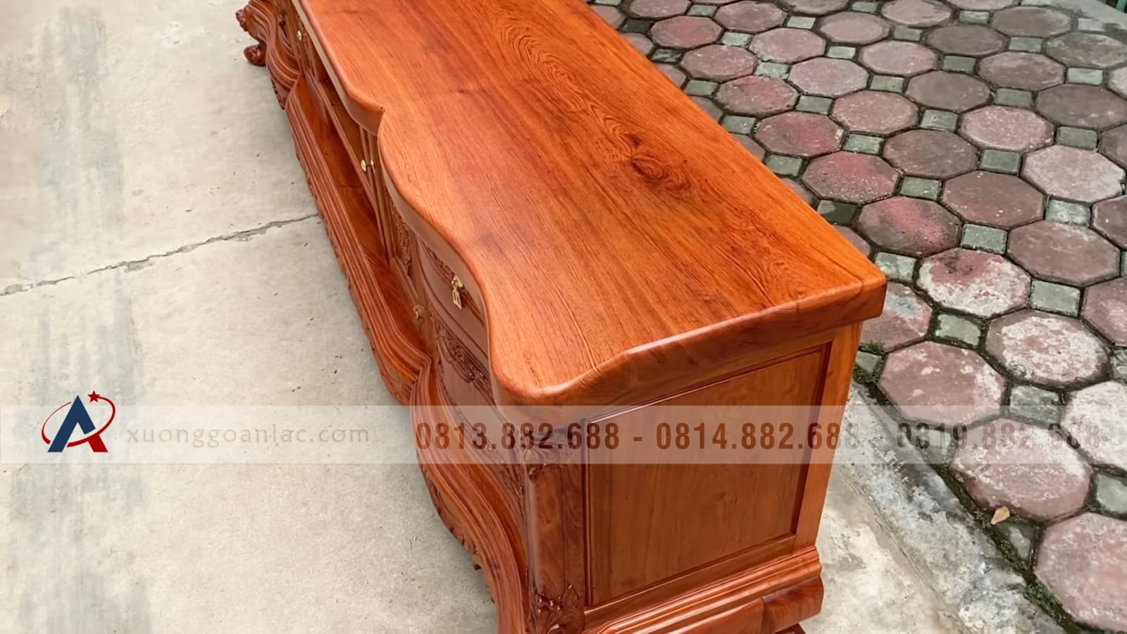 Kệ tivi Louis Hoàng Gia 2m62 nguyên khối gỗ Hương Đá (anh Lương, Nam Định) 25 kệ tivi gỗ hương đá