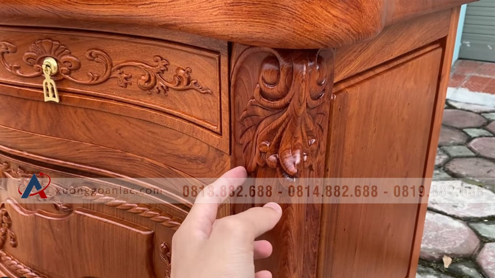 Kệ tivi Louis Hoàng Gia 2m62 nguyên khối gỗ Hương Đá (anh Lương, Nam Định) 24 kệ tivi gỗ hương đá cao cấp