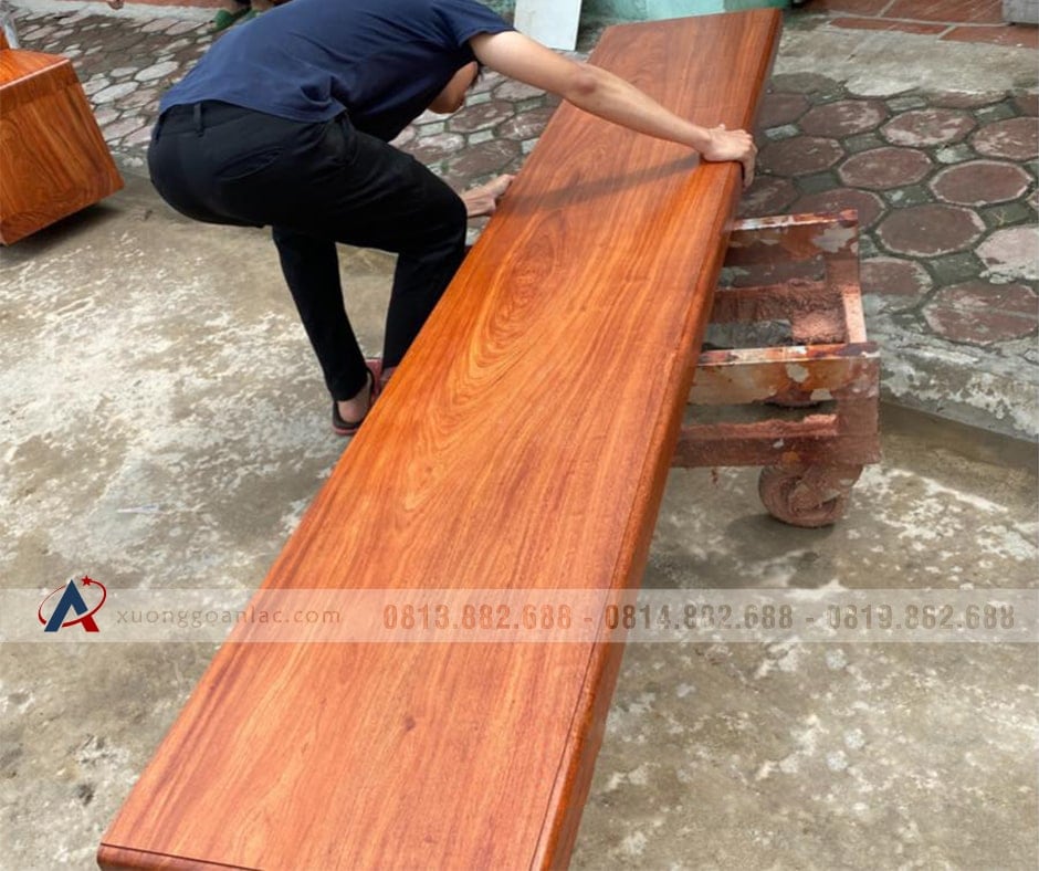 Kệ sofa nguyên khối 3 tấm 2 ngăn kéo gỗ hương đá (anh Hội, Hà Nội) 8 Kệ sofa nguyên khối 3 tấm 2 ngăn kéo gỗ hương đá (anh Hội, Hà Nội) - Ảnh 8