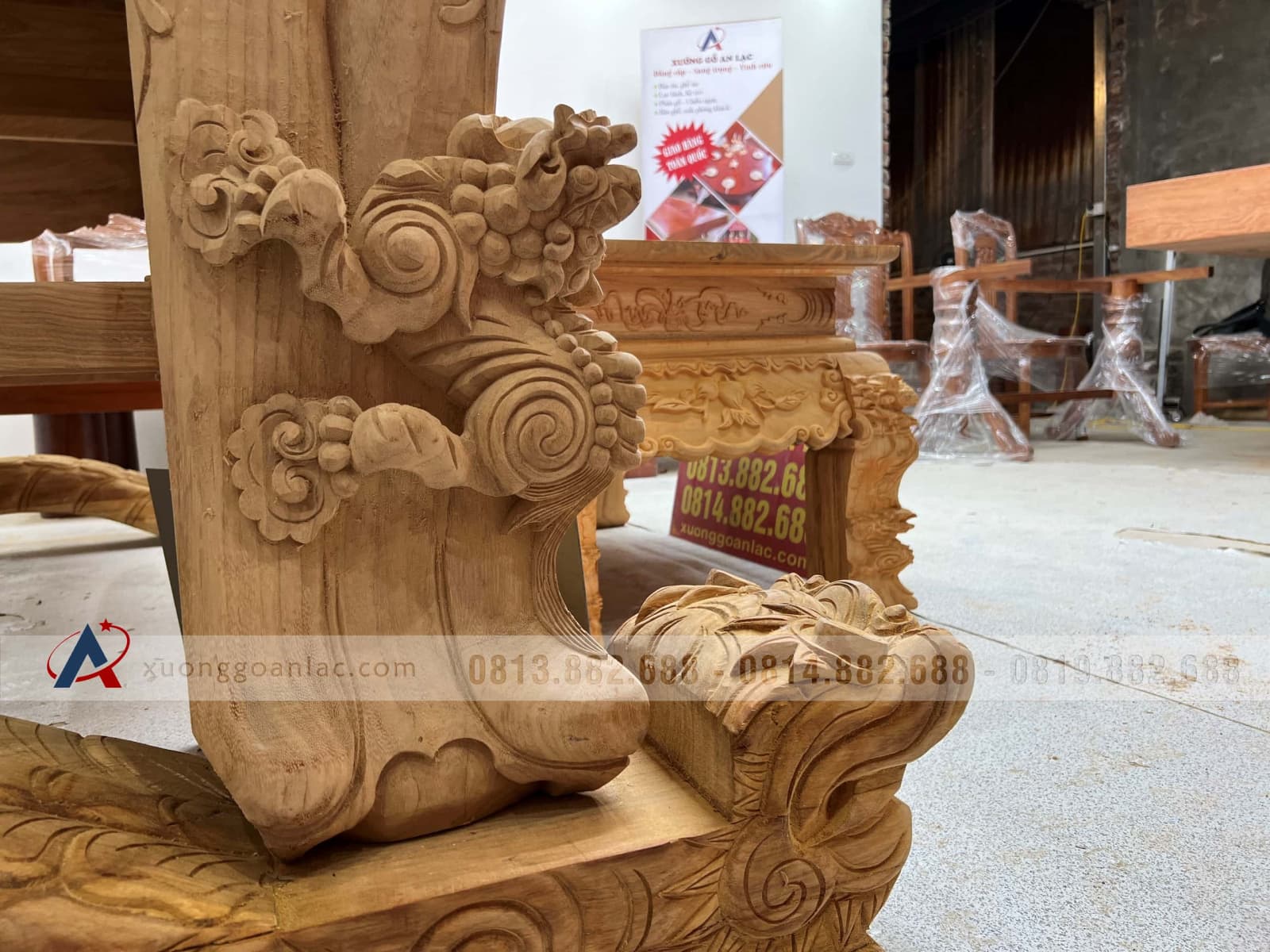 Nguyên mộc sập thờ Tứ Linh chân 25 gỗ Gõ Đỏ 217x107x127cm giao Hải Dương 8 Nguyên mộc sập thờ Tứ Linh chân 25 gỗ Gõ Đỏ 217x107x127cm giao Hải Dương - Ảnh 8