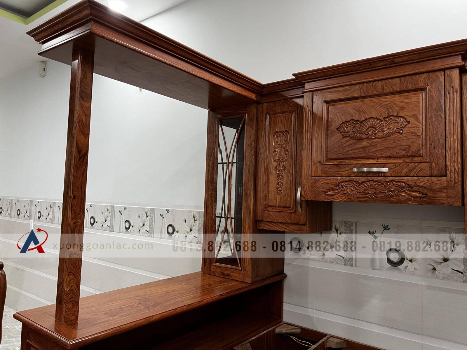 Tủ bếp gỗ hương đá (anh Quân, Bình Dương) 41 tủ bếp gỗ hương đá tự nhiên đẹp nhất