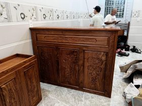 Tủ bếp gỗ hương đá (anh Quân, Bình Dương) 31 mẫu tủ bếp đẹp 2022