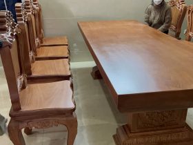 Bộ bàn ăn nguyên khối và 10 ghế louis hoa lá tây (Anh Vũ, Đông Anh, Hà Nội) 59 ban an 10 ghe anh Vu chi Men Dong Anh 24
