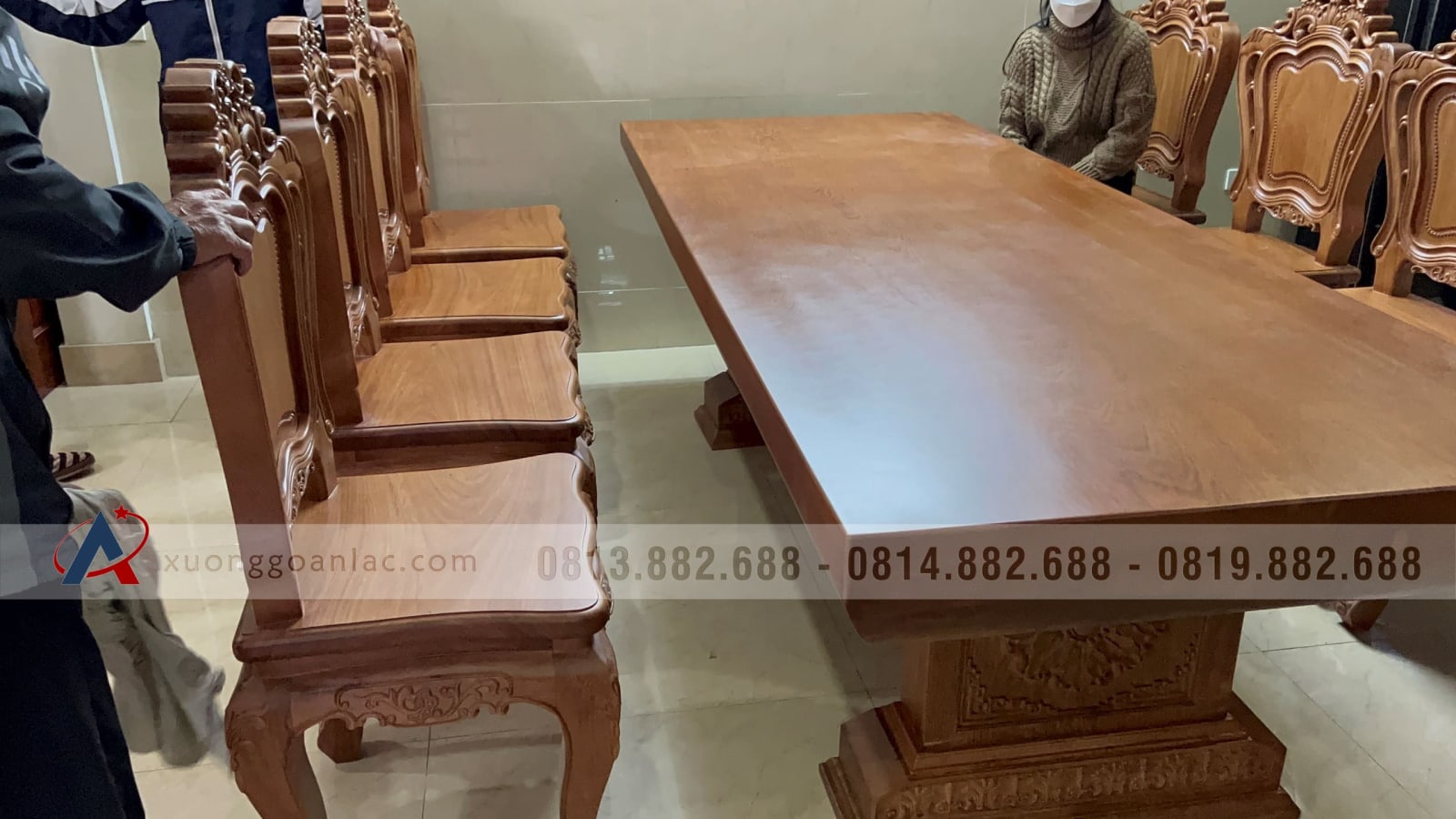 Bộ bàn ăn nguyên khối và 10 ghế louis hoa lá tây (Anh Vũ, Đông Anh, Hà Nội) 25 Bộ bàn ăn nguyên khối và 10 ghế louis hoa lá tây (Anh Vũ, Đông Anh, Hà Nội) - Ảnh 25