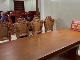 Bộ bàn ăn nguyên khối và 10 ghế louis hoa lá tây (Anh Vũ, Đông Anh, Hà Nội) 67 ban an 10 ghe anh Vu chi Men Dong Anh 32
