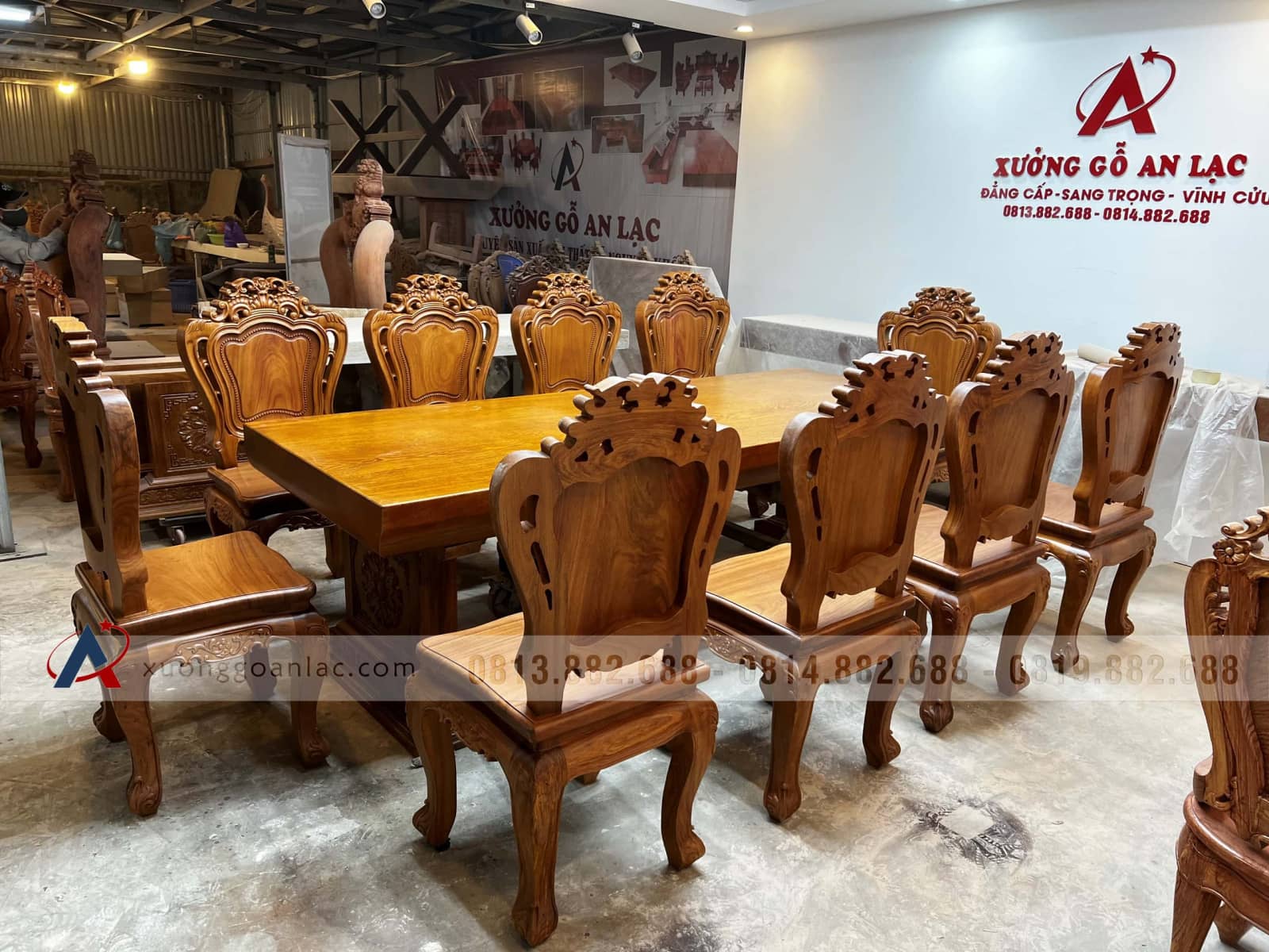 Bộ bàn ăn nguyên khối và 10 ghế louis hoa lá tây (Anh Vũ, Đông Anh, Hà Nội) 5 Bộ bàn ăn nguyên khối và 10 ghế louis hoa lá tây (Anh Vũ, Đông Anh, Hà Nội) - Ảnh 5