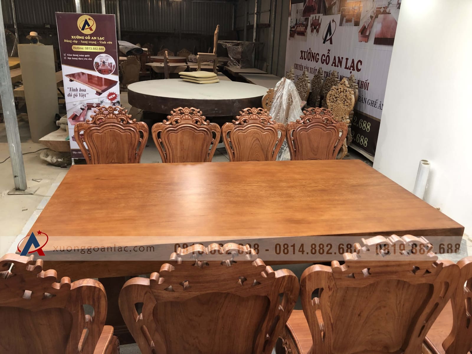 Bộ bàn ăn gỗ gõ đỏ 8 ghế louis hoa lá tây gỗ hương đá (Anh Trường, Phú Thọ) 9 Bộ bàn ăn gỗ gõ đỏ 8 ghế louis hoa lá tây gỗ hương đá (Anh Trường, Phú Thọ) - Ảnh 9
