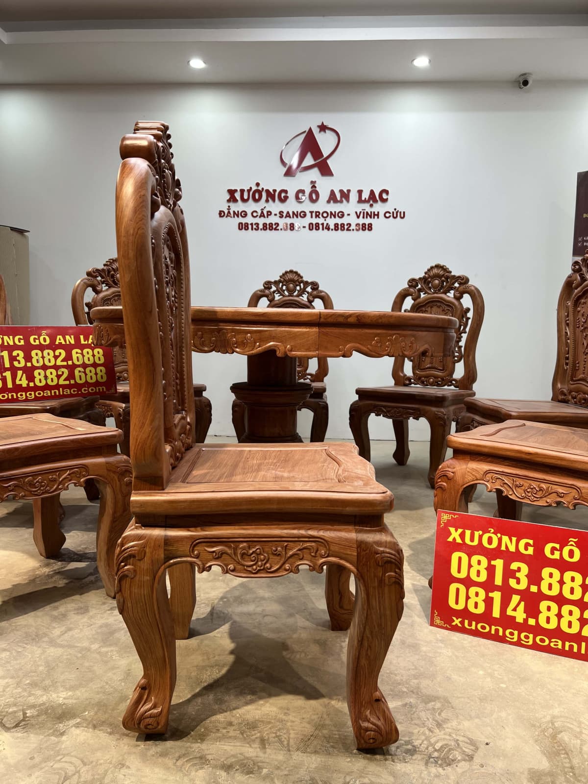 Bộ bàn ăn tròn gỗ hương đá 8 ghế louis hồng hạt (Bác Lai, Hà Nội) 11 ghế ăn louis không tay