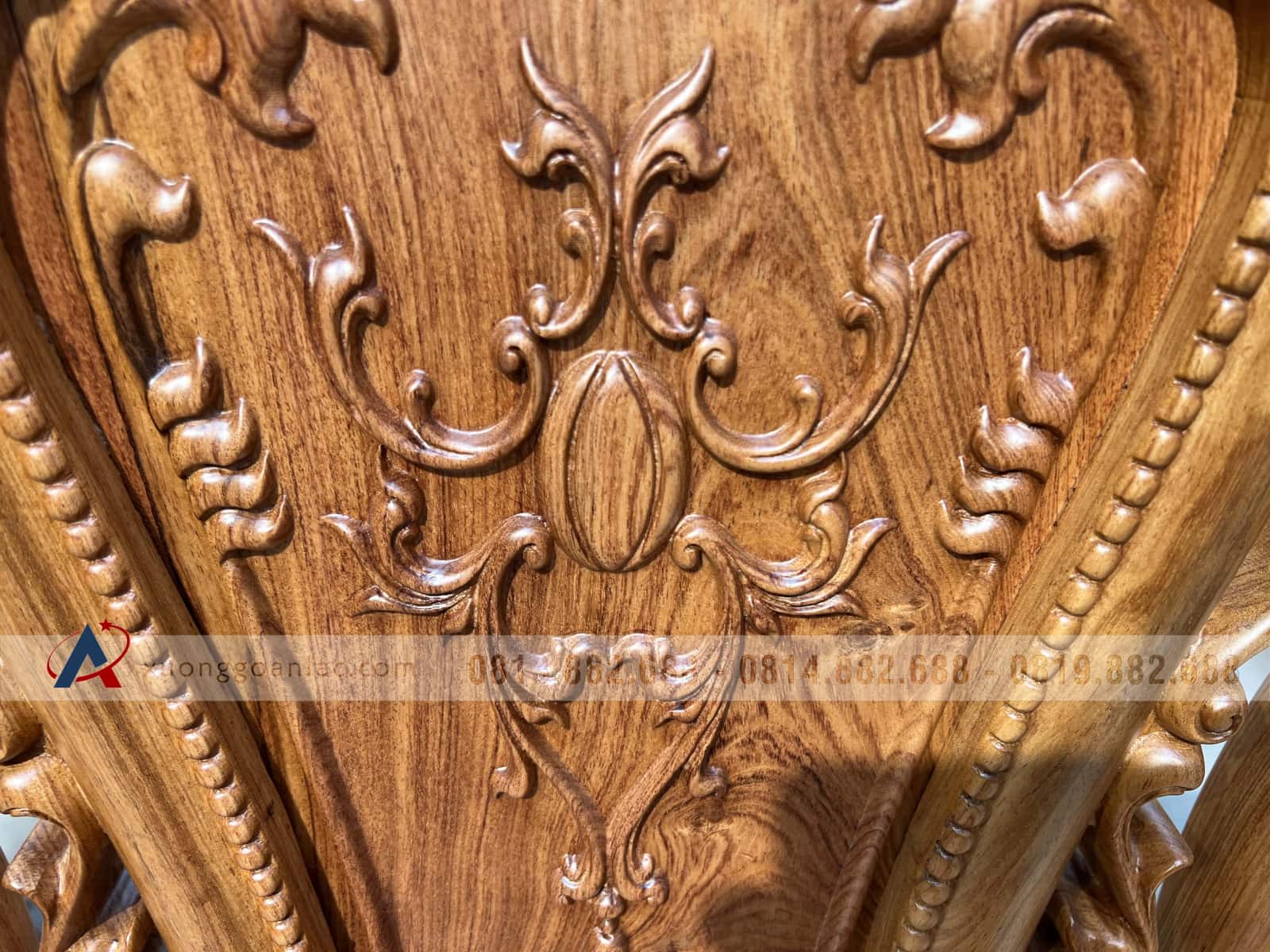 Bộ bàn ăn tròn gỗ hương đá 8 ghế louis hồng hạt (Bác Lai, Hà Nội) 19 Bộ bàn ăn tròn gỗ hương đá 8 ghế louis hồng hạt (Bác Lai, Hà Nội) - Ảnh 19