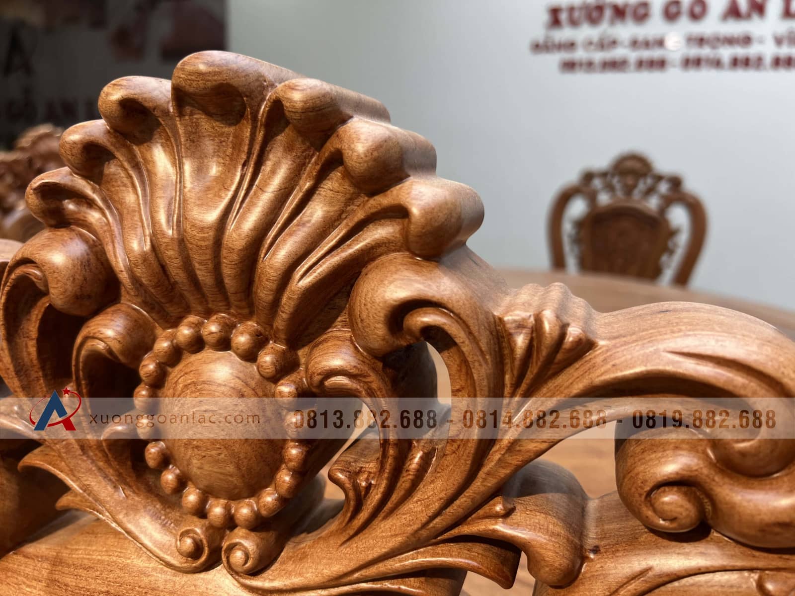 Bộ bàn ăn tròn gỗ hương đá 8 ghế louis hồng hạt (Bác Lai, Hà Nội) 20 Bộ bàn ăn tròn gỗ hương đá 8 ghế louis hồng hạt (Bác Lai, Hà Nội) - Ảnh 20