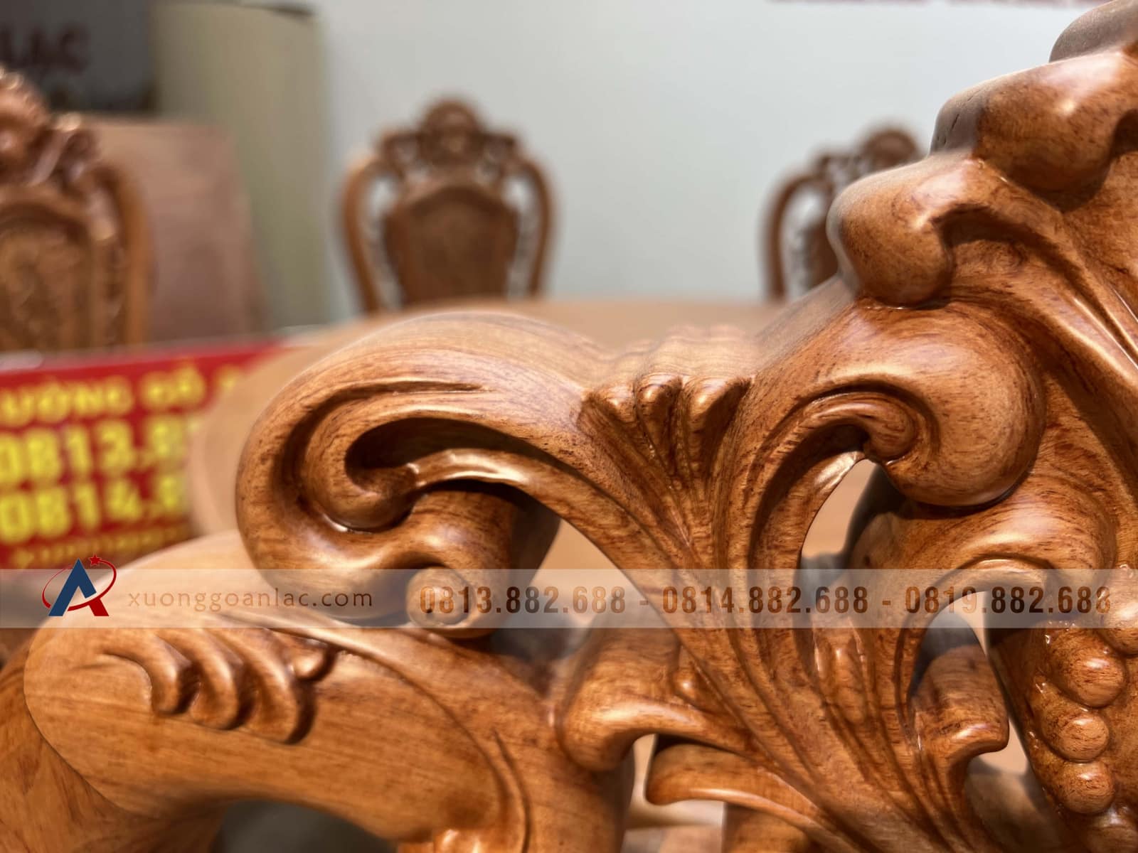 Bộ bàn ăn tròn gỗ hương đá 8 ghế louis hồng hạt (Bác Lai, Hà Nội) 22 Bộ bàn ăn tròn gỗ hương đá 8 ghế louis hồng hạt (Bác Lai, Hà Nội) - Ảnh 22