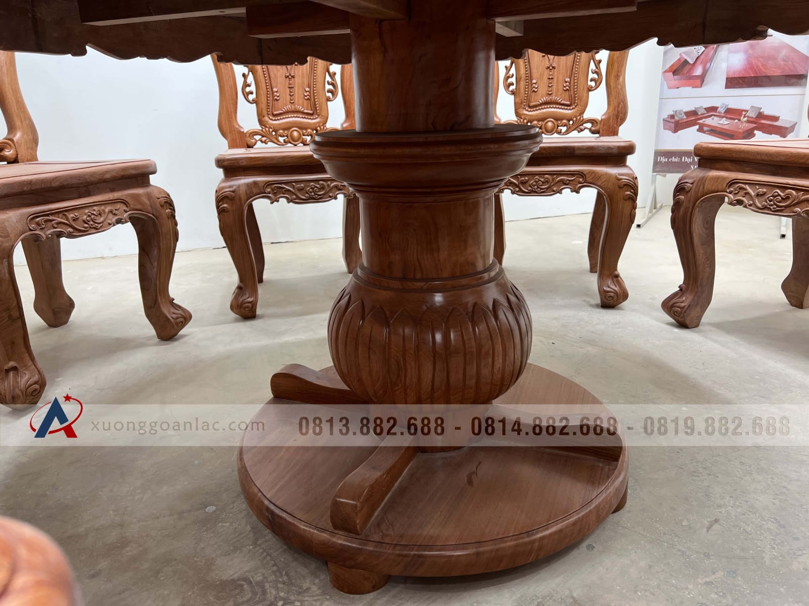 Bộ bàn ăn tròn gỗ hương đá 8 ghế louis hồng hạt (Bác Lai, Hà Nội) 48 bàn ăn gỗ hương đá chân trụ