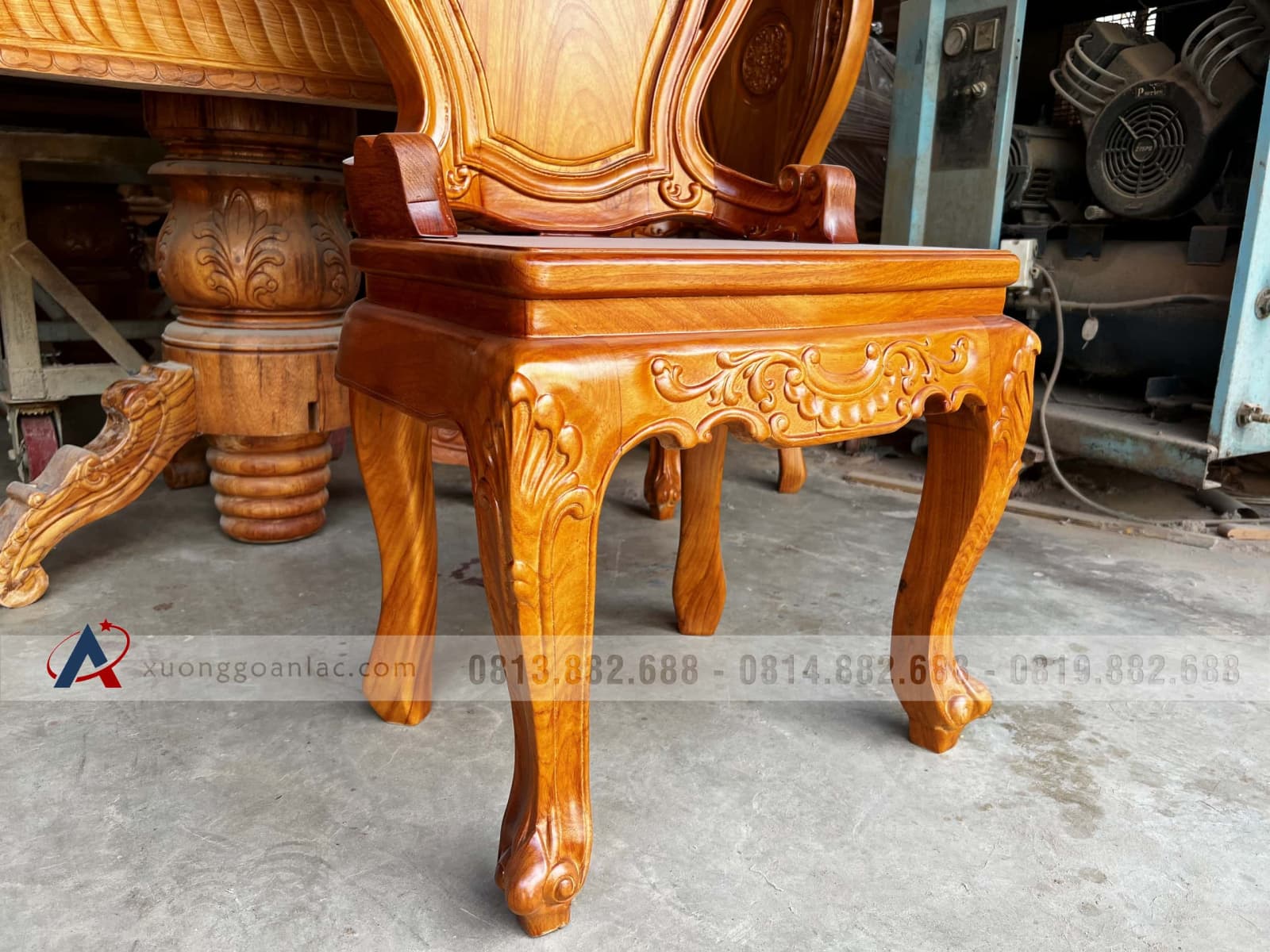 Bộ bàn ăn 10 ghế louis có tay siêu vip gỗ gõ đỏ (Anh Bắc, Hải Phòng) 11 ghế ăn mẫu chân quỳ gỗ gõ đỏ