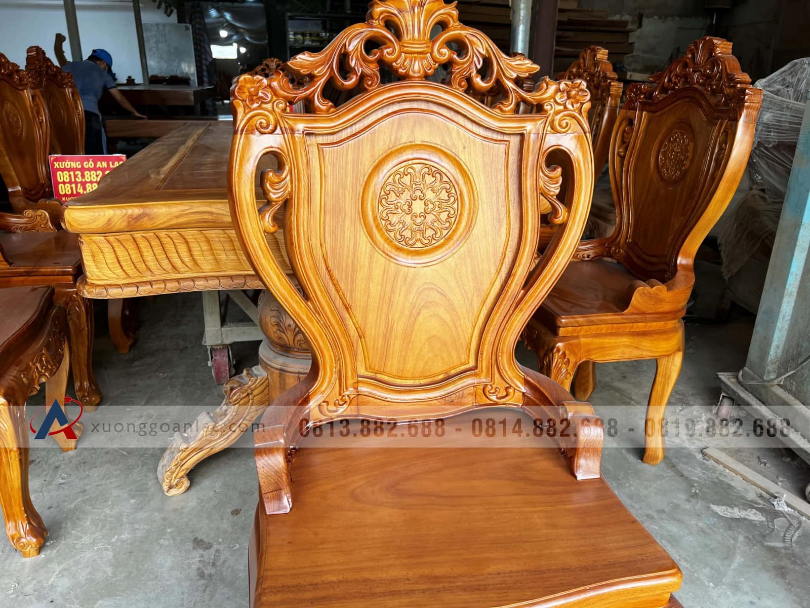 Bộ bàn ăn 10 ghế louis có tay siêu vip gỗ gõ đỏ (Anh Bắc, Hải Phòng) 13 ghế ngồi gỗ gõ đỏ cao cấp