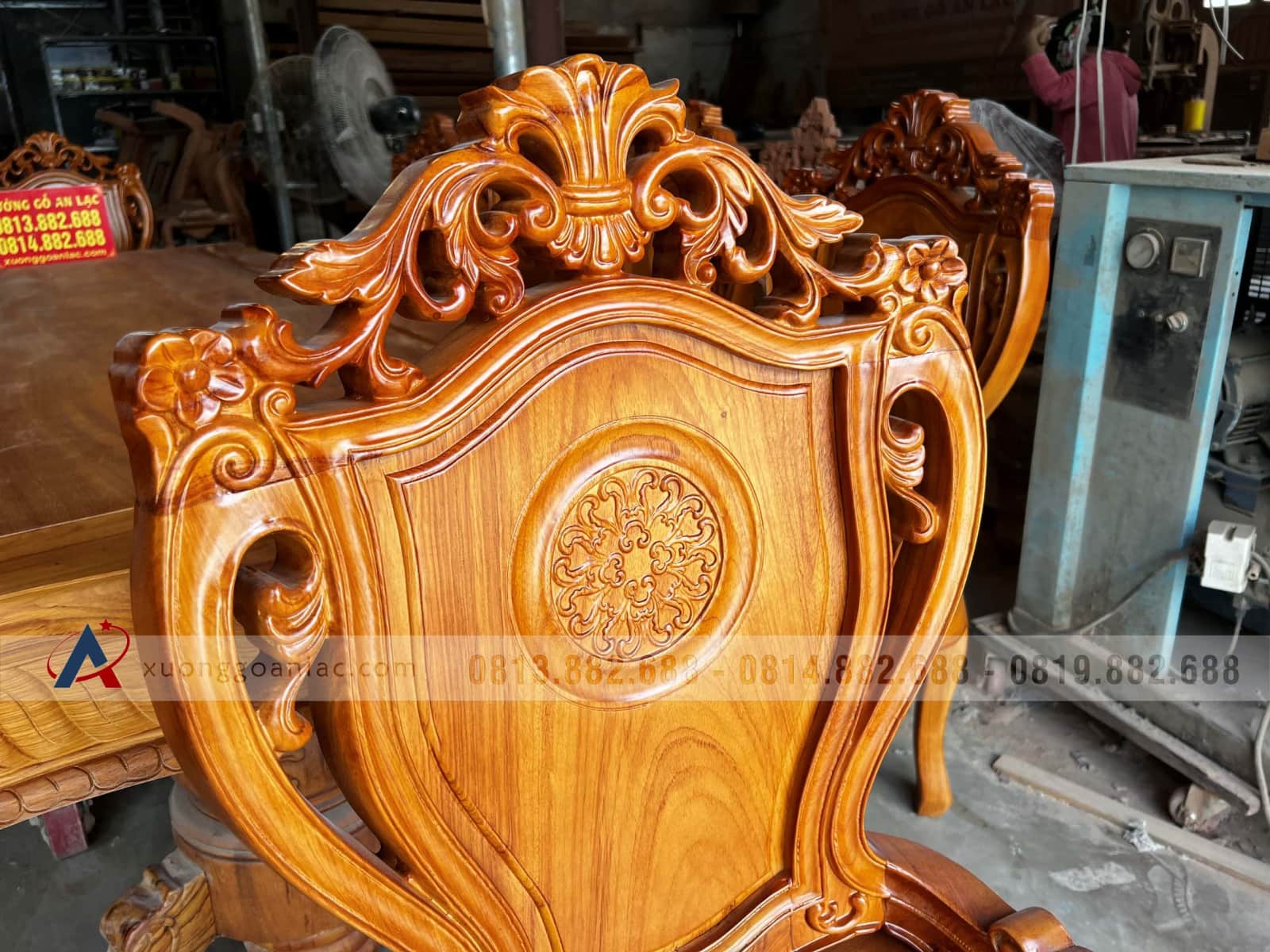 Bộ bàn ăn 10 ghế louis có tay siêu vip gỗ gõ đỏ (Anh Bắc, Hải Phòng) 14 Bộ bàn ăn 10 ghế louis có tay siêu vip gỗ gõ đỏ (Anh Bắc, Hải Phòng) - Ảnh 14