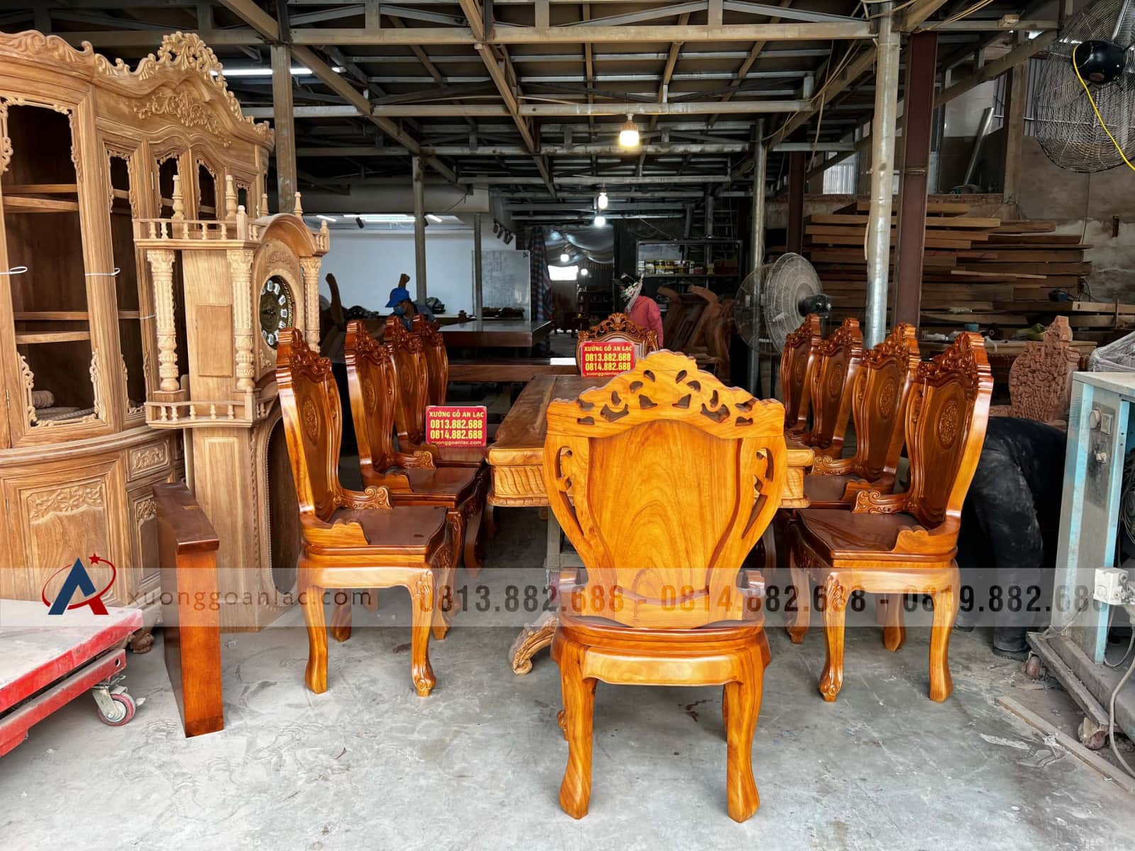 Bộ bàn ăn 10 ghế louis có tay siêu vip gỗ gõ đỏ (Anh Bắc, Hải Phòng) 3 Bộ bàn ăn 10 ghế louis có tay siêu vip gỗ gõ đỏ (Anh Bắc, Hải Phòng) - Ảnh 3