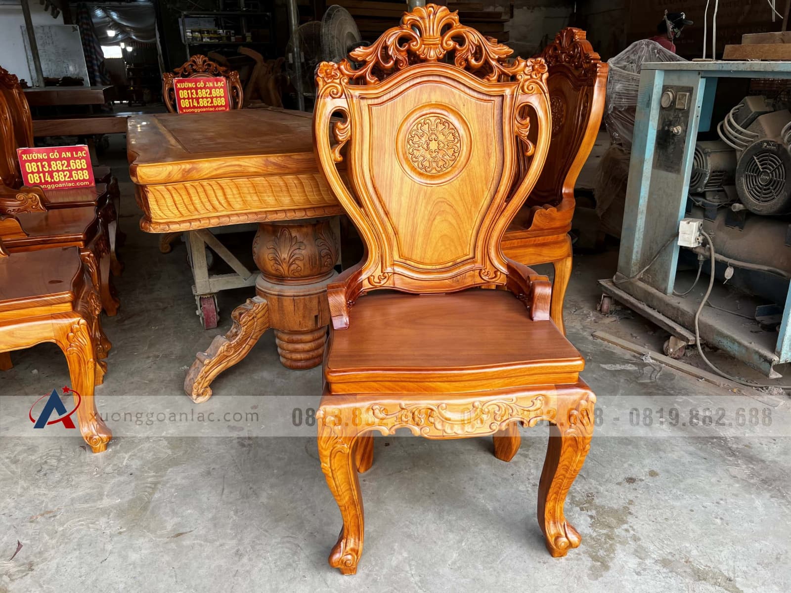 Bộ bàn ăn 10 ghế louis có tay siêu vip gỗ gõ đỏ (Anh Bắc, Hải Phòng) 33 ghế ăn gỗ gõ đỏ đẹp